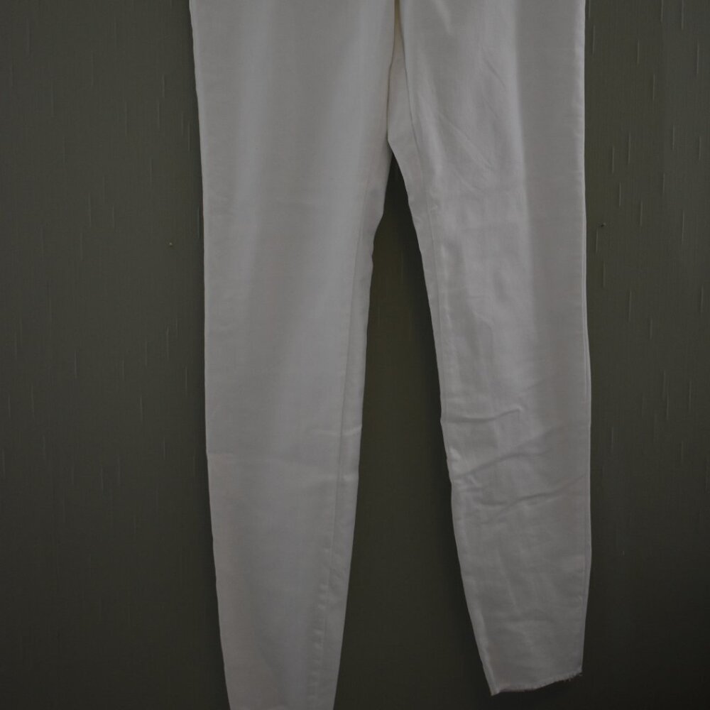 HUE Studio White pants. Brand new with tags - Picture 2 of 4
